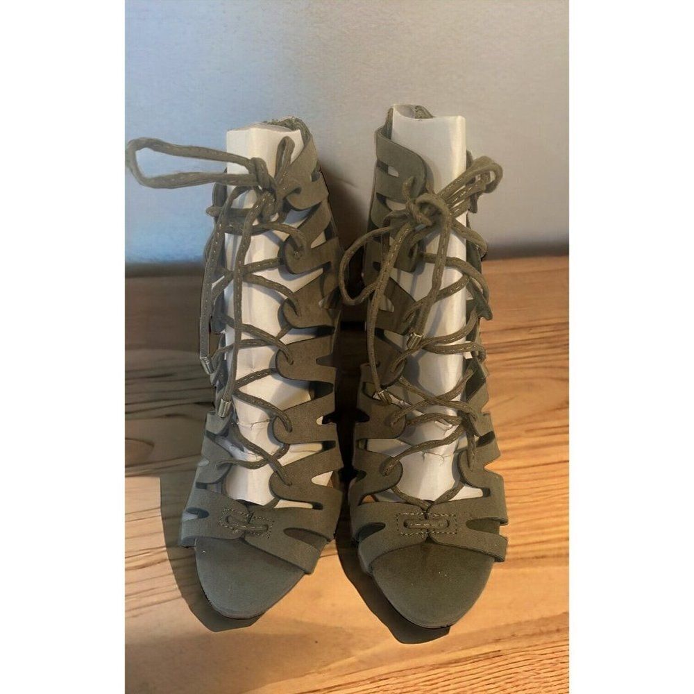 Madden NYC laced up boot heeled olive green sz 6.5 - Picture 2 of 9